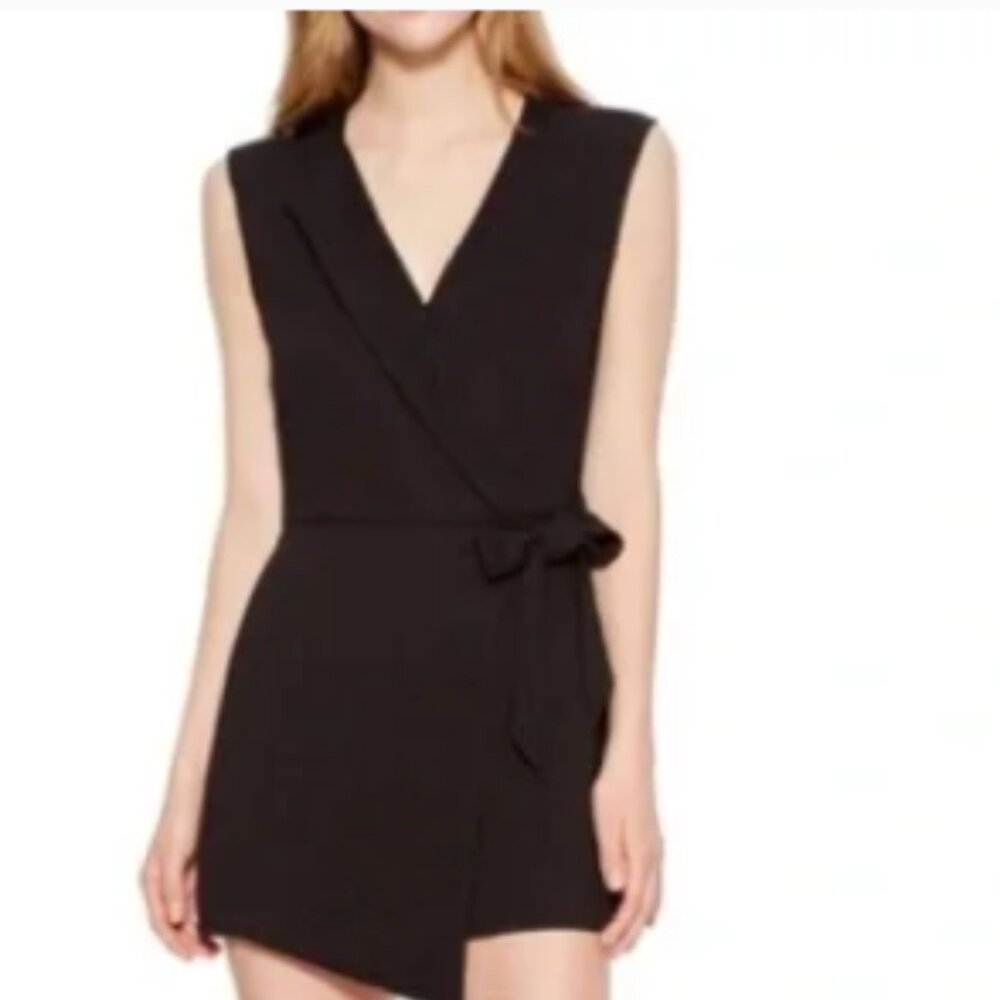 SHOWPO BLACK BELTED ROMPER WITH COLLAR SIZE 6